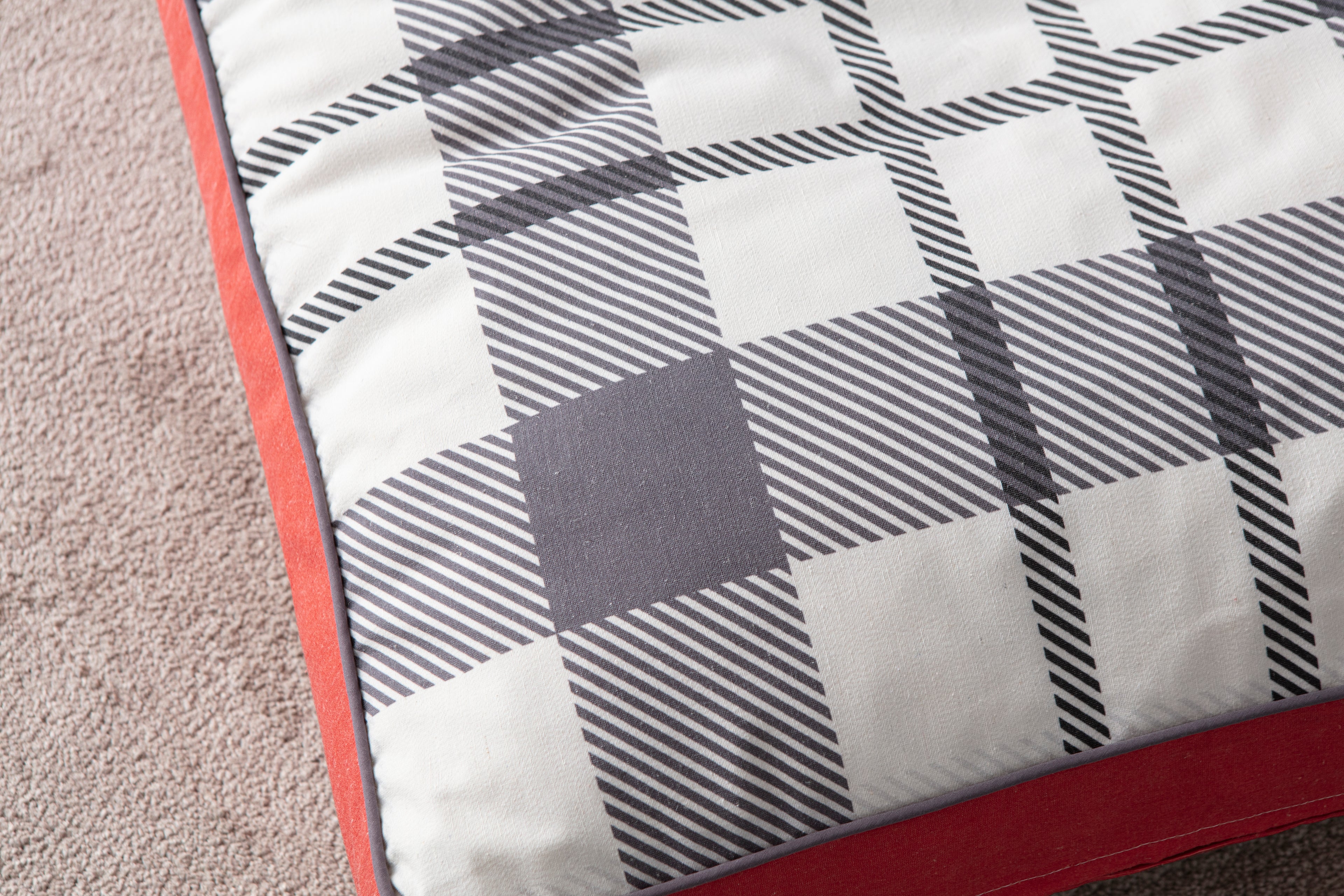 Kokina Premium Serisi Kare Yer Minderi, 60x60 cm, Gri Ekoseli