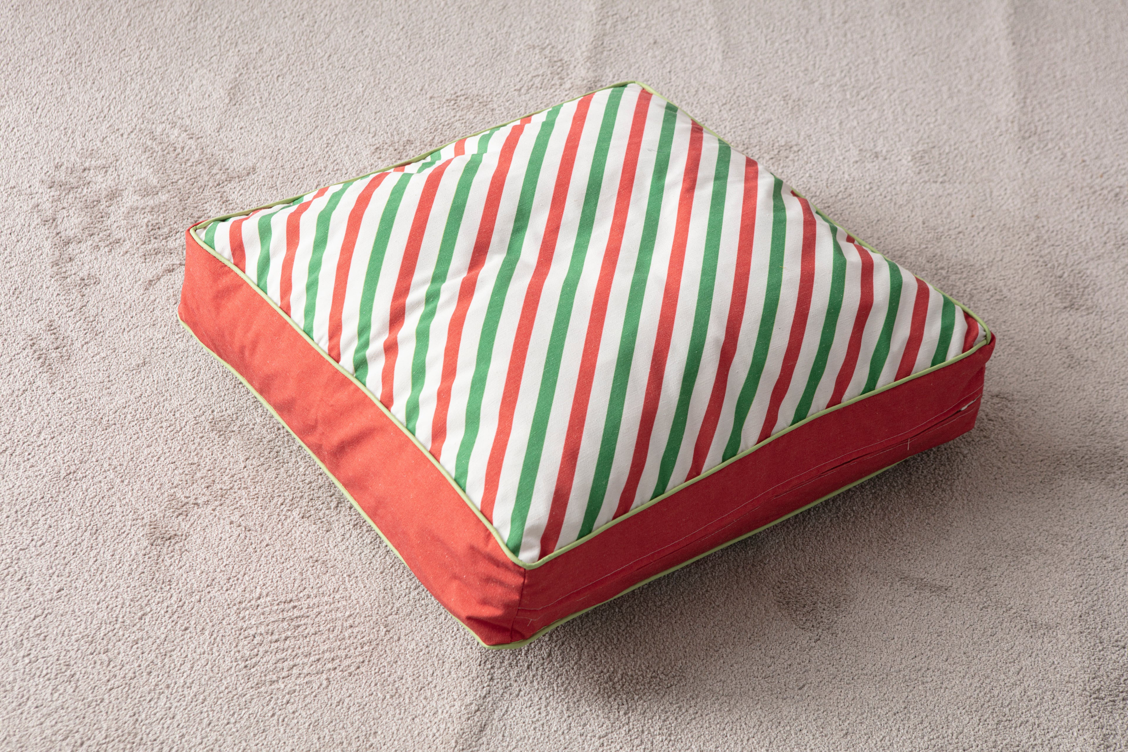 Kokina Premium Serisi Kare Yer Minderi, 60x60 cm, Çizgili