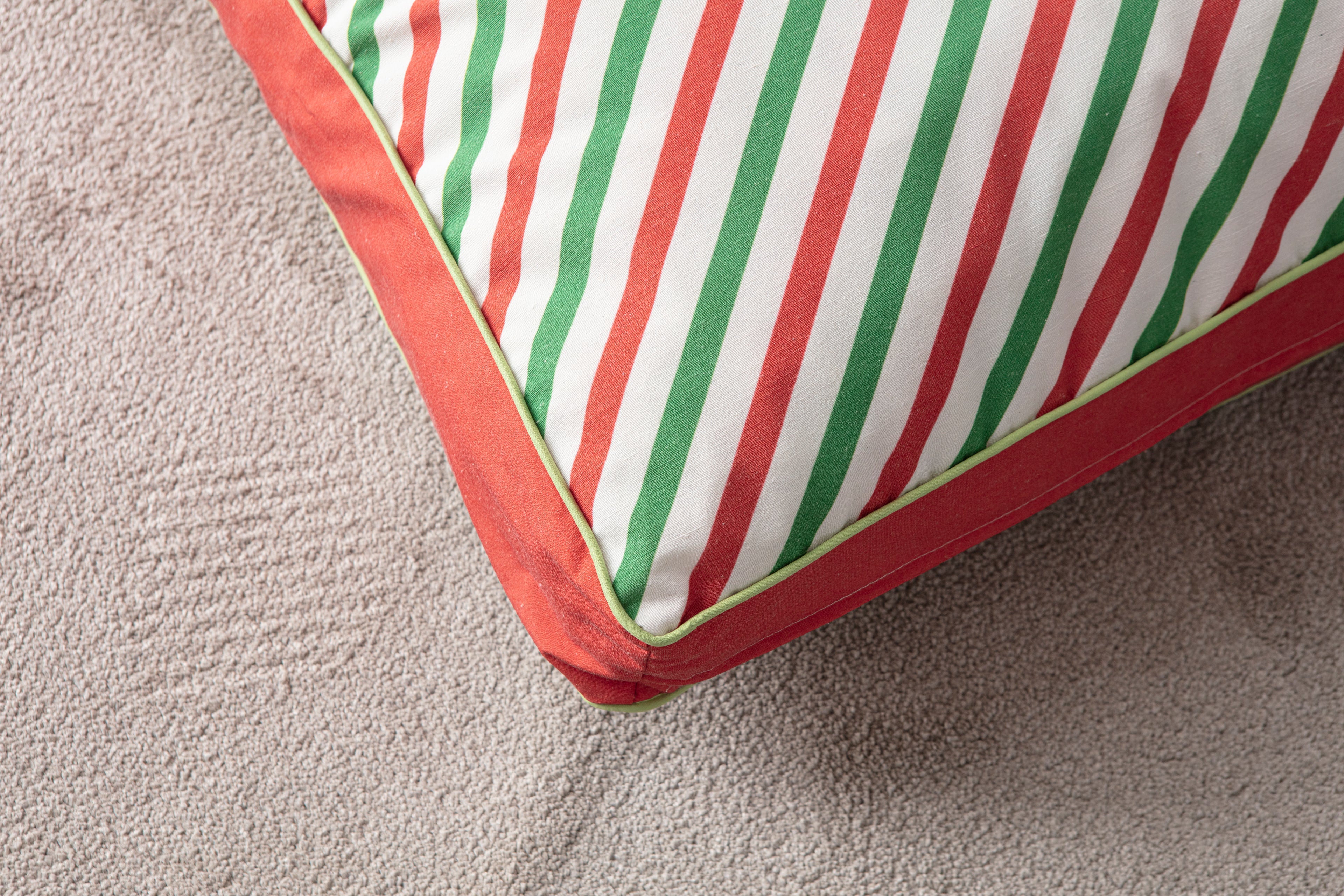 Kokina Premium Serisi Kare Yer Minderi, 60x60 cm, Çizgili