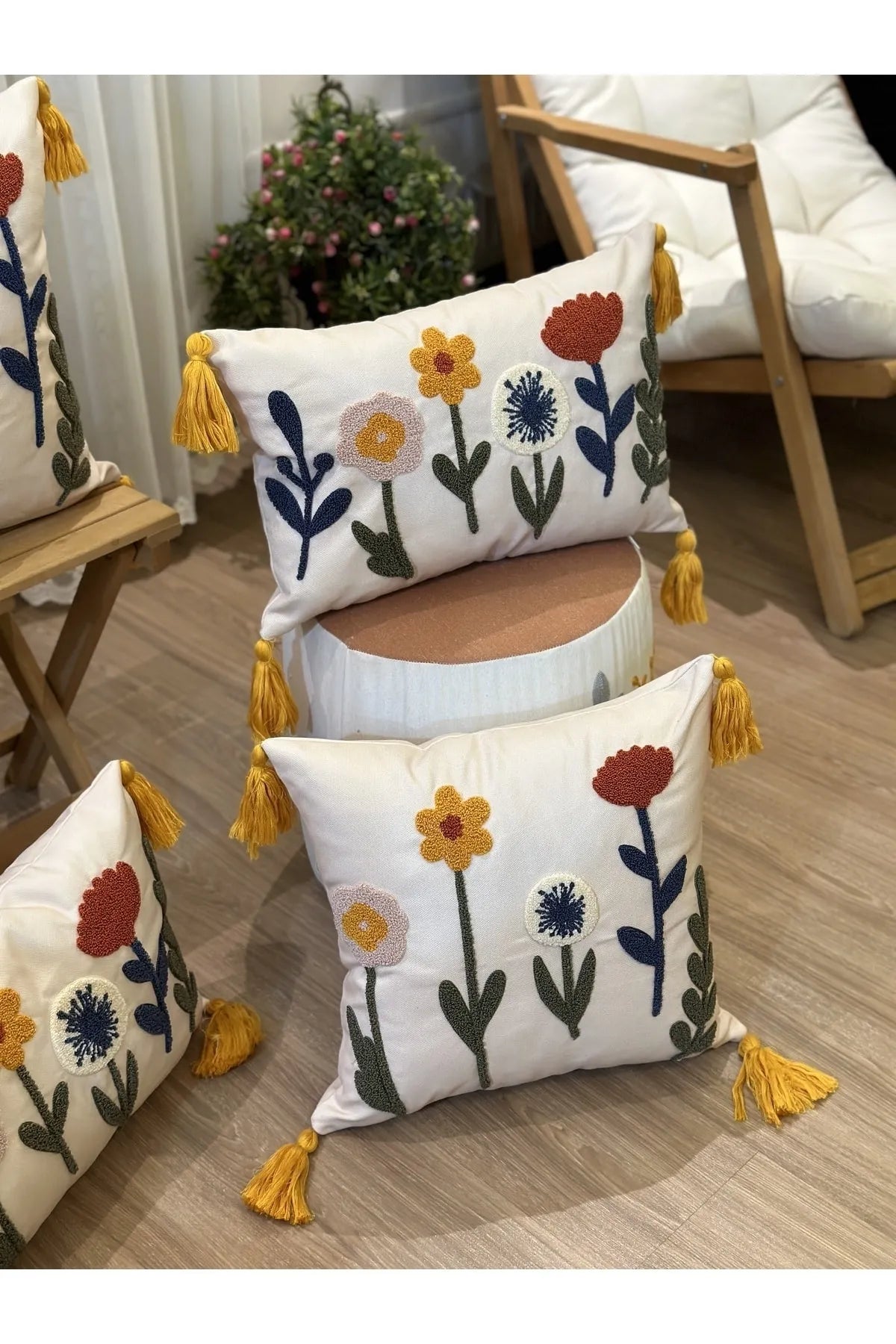 4'LÜ ÇİÇEKLİ PUNCH İŞLEMELİ NAKIŞLI DEKORATİF PREMİUM KIRLENT KILIFI