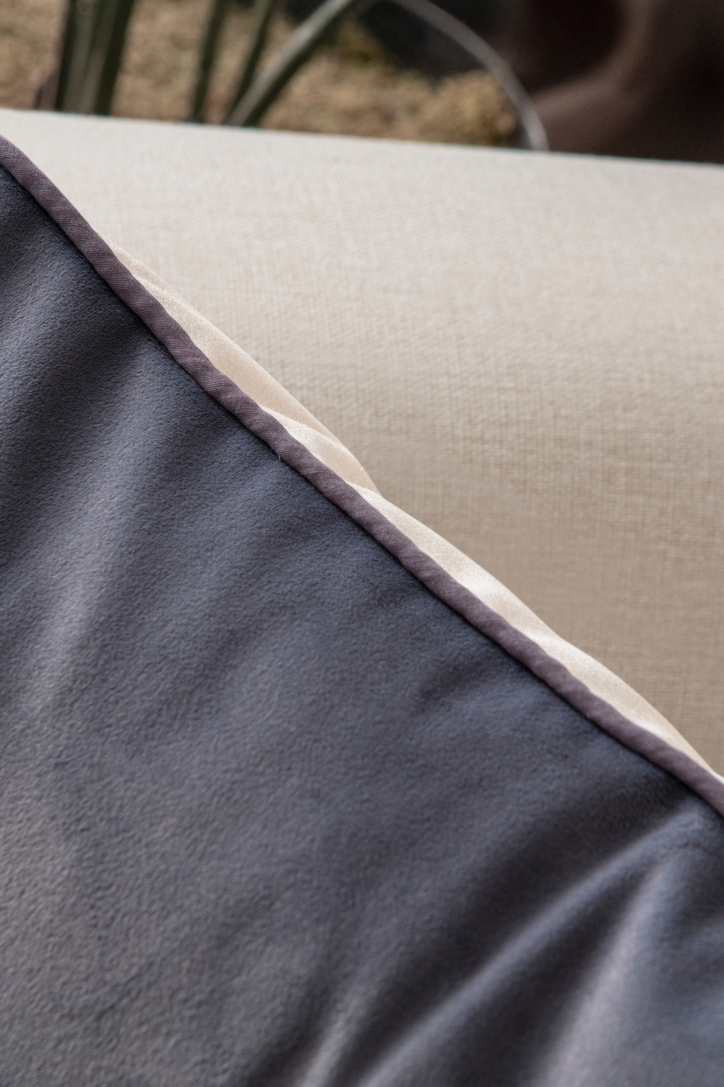 Premium Biyeli Tavşan Tüyü & Punch İşlemeli Tekli Dekoratif Özel Tasarım Kırlent Kılıfı