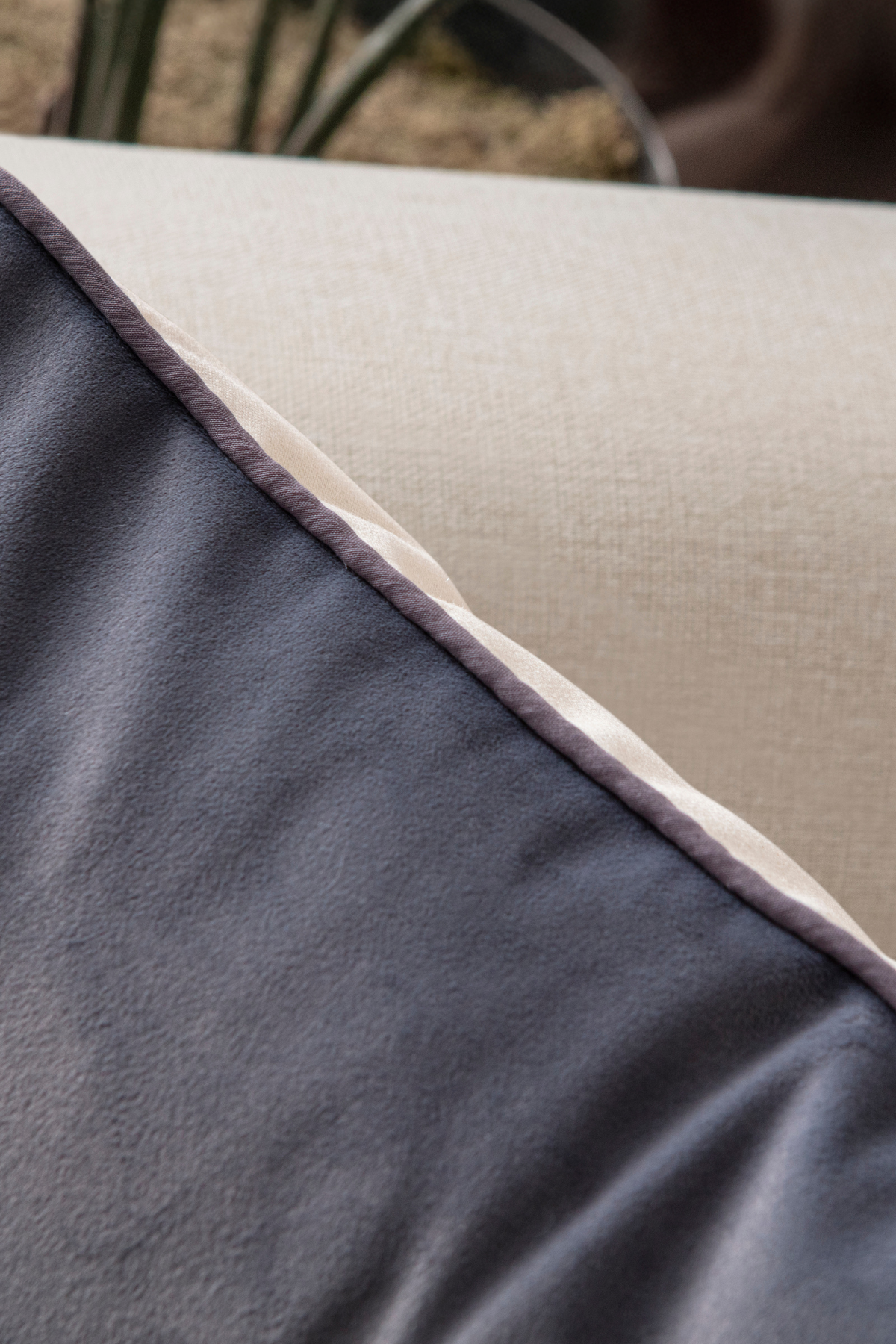 Premium Biyeli Tavşan Tüyü & Punch İşlemeli Tekli Dekoratif Özel Tasarım Kırlent Kılıfı