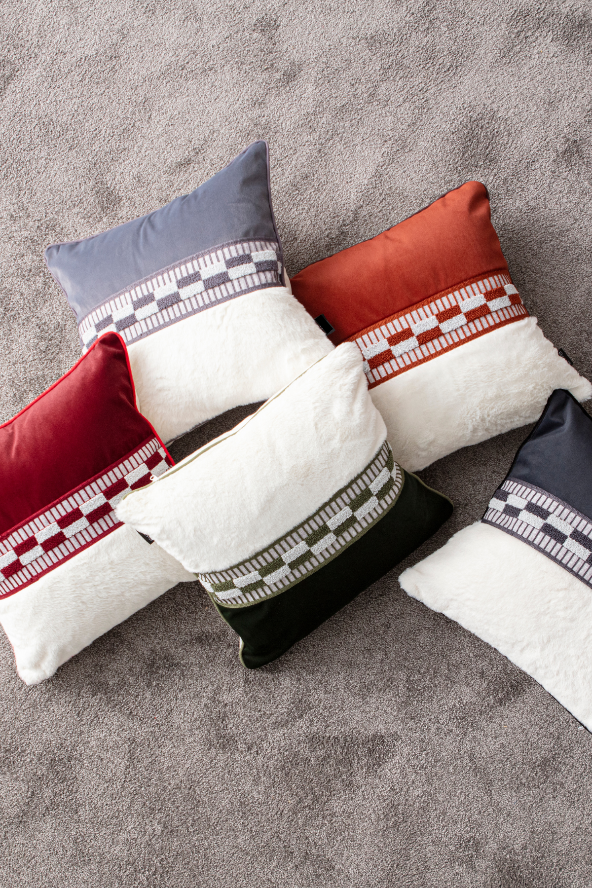 Premium Biyeli Tavşan Tüyü & Punch İşlemeli Tekli Dekoratif Özel Tasarım Kırlent Kılıfı