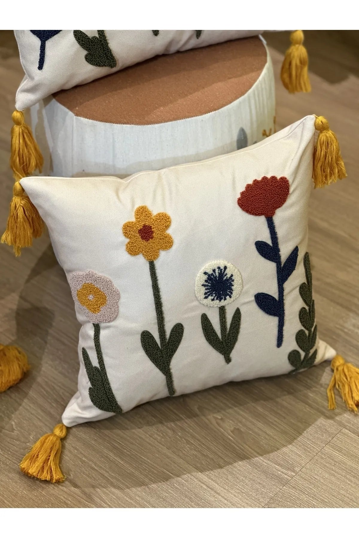 4'LÜ ÇİÇEKLİ PUNCH İŞLEMELİ NAKIŞLI DEKORATİF PREMİUM KIRLENT KILIFI