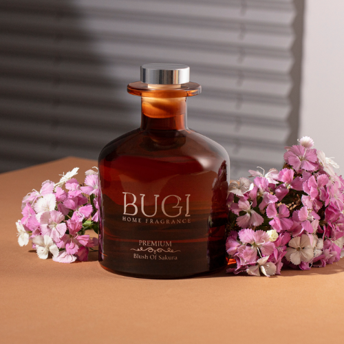 Blush Of Sakura Çubuklu Oda Kokusu – Japon Kiraz Çiçeği Aromalı, Yoğun Esanslı ve Kalıcı Oda Parfümü, Salon, Ofis, Ev, Yatak Odası ve Banyo için Büyük Boy Çubuklu Oda Kokusu