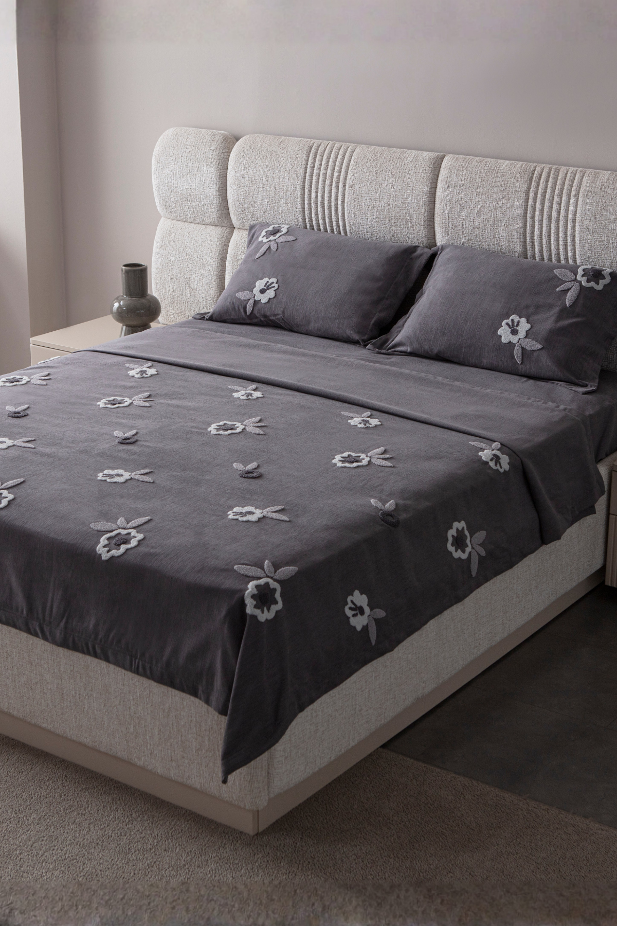 Lalezar Desen Çift Kişilik Nakışlı Yatak Örtüsü Seti Şönil Kumaş Punch Nakışlı 240x260cm