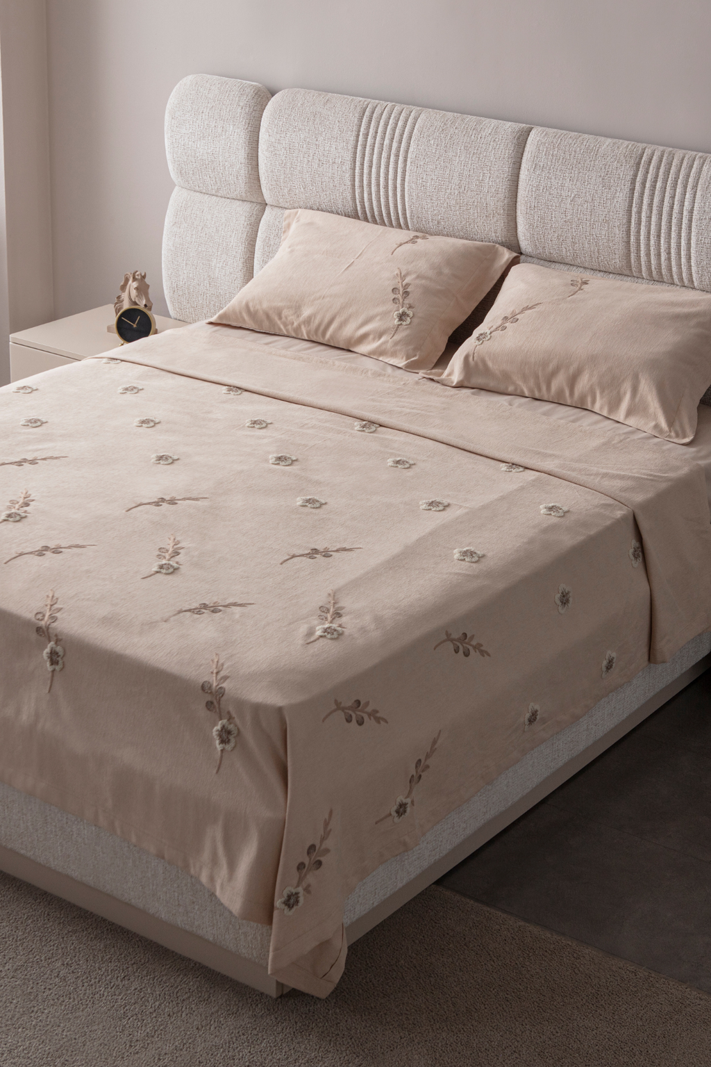 Seren Desen Çift Kişilik Nakışlı Yatak Örtüsü Seti Şönil Kumaş Punch Nakışlı 240x260cm