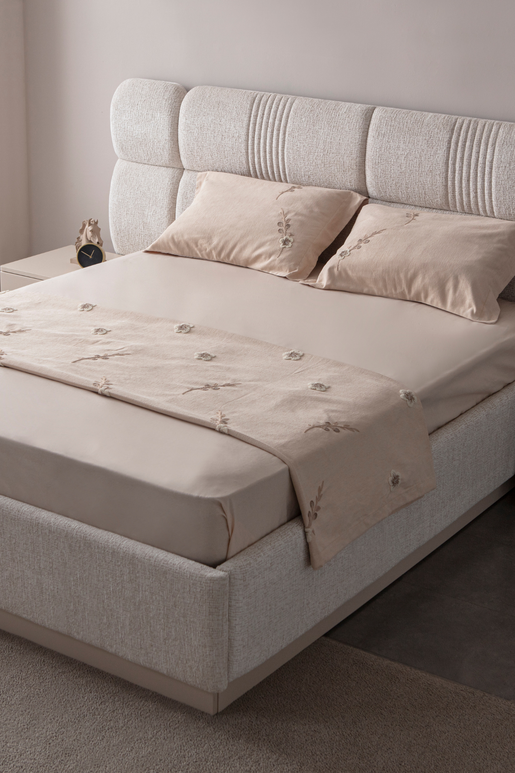 Seren Desen Çift Kişilik Nakışlı Yatak Örtüsü Seti Şönil Kumaş Punch Nakışlı 240x260cm