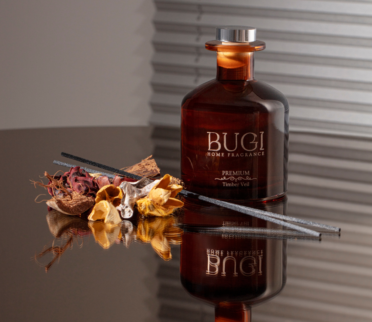 Timber Veil Ev Oda Ortam Kokusu, Çubuklu Oda Kokusu Sandal Ağacı, Yoğun Esanslı ve Kalıcı Oda Parfümü, Salon, Ofis, Ev, Yatak Odası ve Banyo için Büyük Boy Çubuklu Oda Kokusu