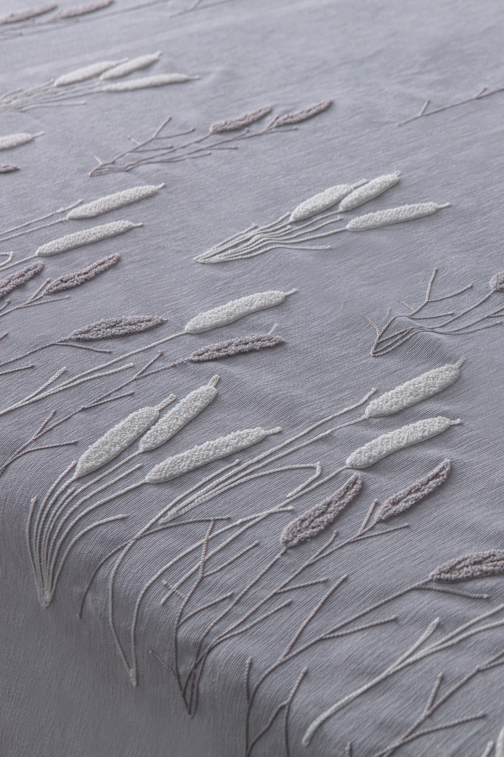 Willow Breeze Desen Çift Kişilik Nakışlı Yatak Örtüsü Seti Şönil Kumaş Punch Nakışlı 240x260cm