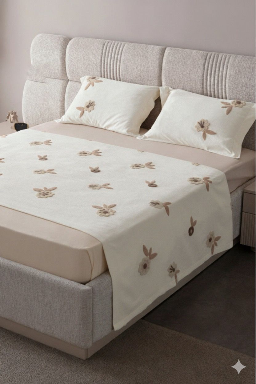 Lalezar Desen Çift Kişilik Nakışlı Yatak Örtüsü Seti Şönil Kumaş Punch Nakışlı 240x260cm