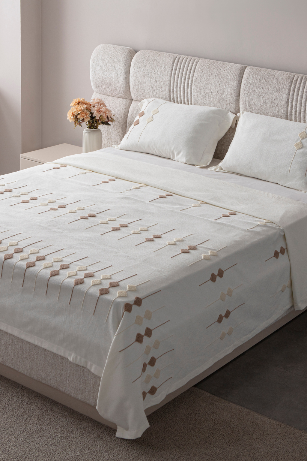 Zen Baklava Desen Çift Kişilik Nakışlı Yatak Örtüsü Seti Şönil Kumaş Punch Nakışlı 240x260cm