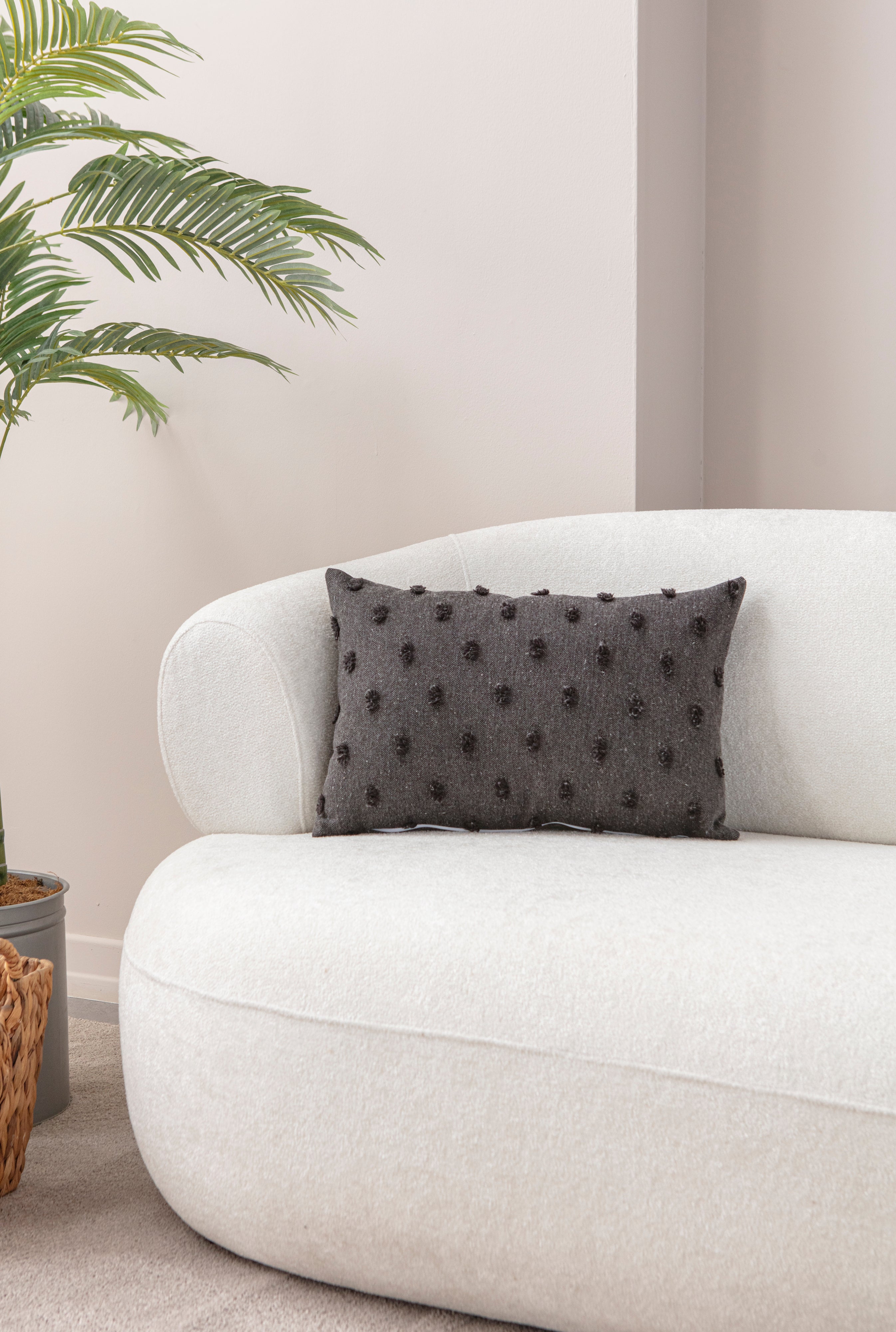 "Nokta" Bohem Puantiyeli, Dekoratif Keten Kırlent Kılıfı, Punch İşlemeli 43x43cm